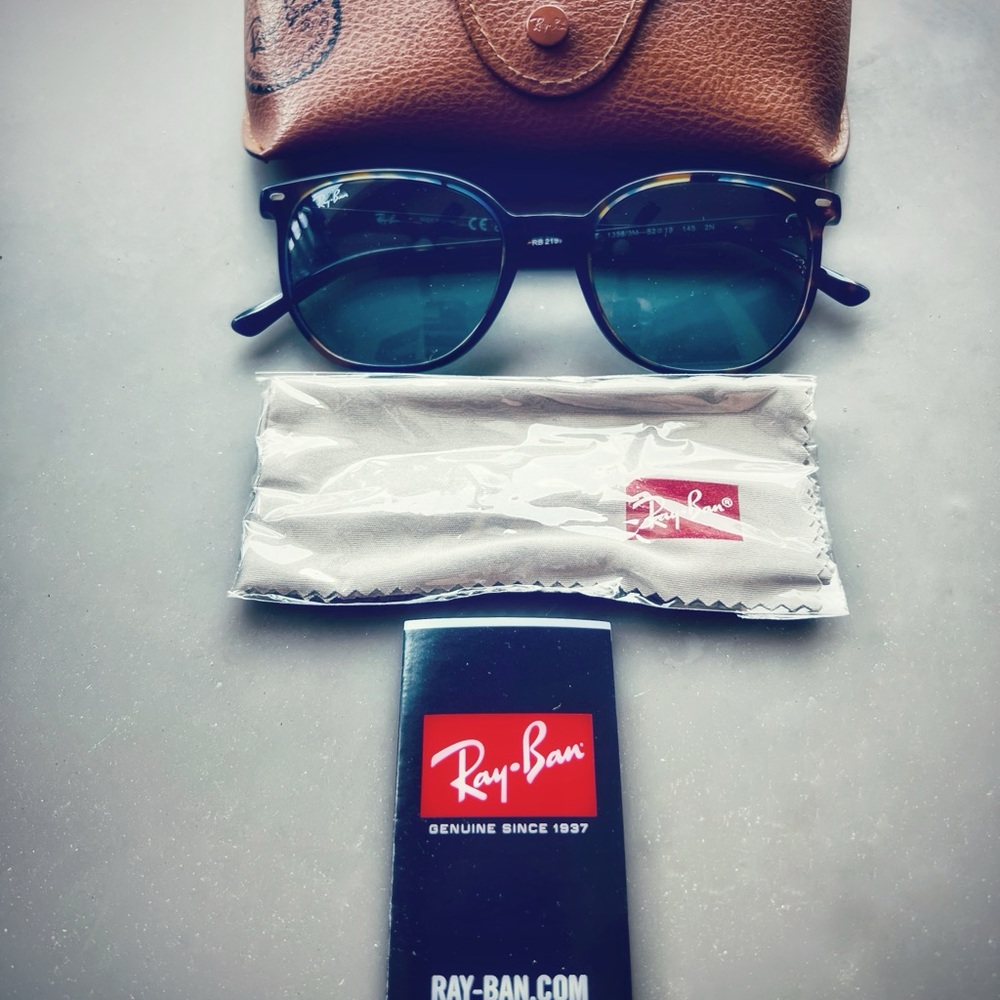Ray-Ban Eliot Sunglasses with Tan Case
